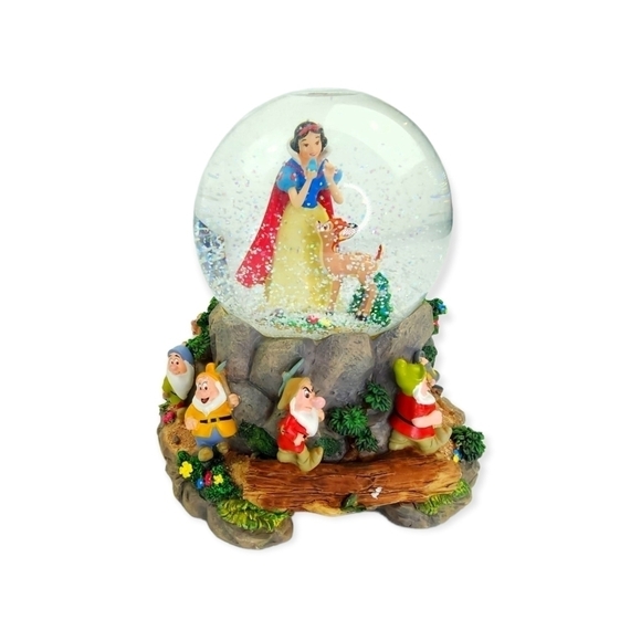 Disney Other - Disney Snow White and the 7 dwarf special edition